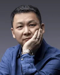 Wilson He 何奕